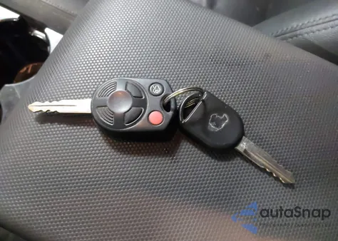 2010 Ford Escape Limited z USA, uszkodzony, nr VIN 1FMCU9EG5AKA40166